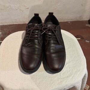 Clae Ellington in Oxblood leather